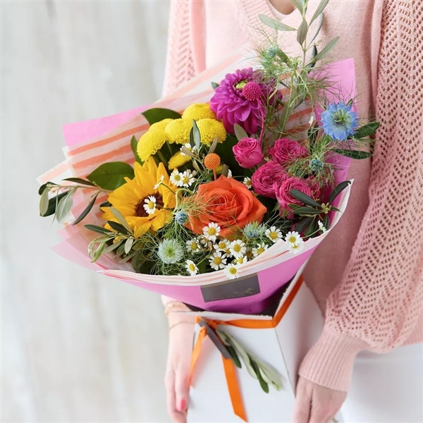 TRENDING  GIFT BOX